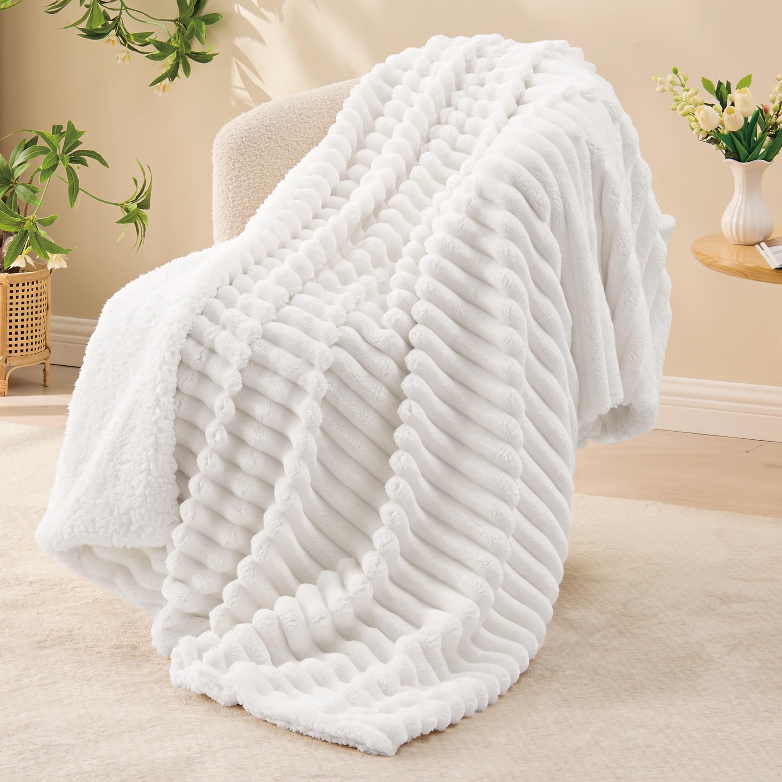 Amazon.com: INFIIXSO Sherpa Throw Blanket for Couch - Super Soft